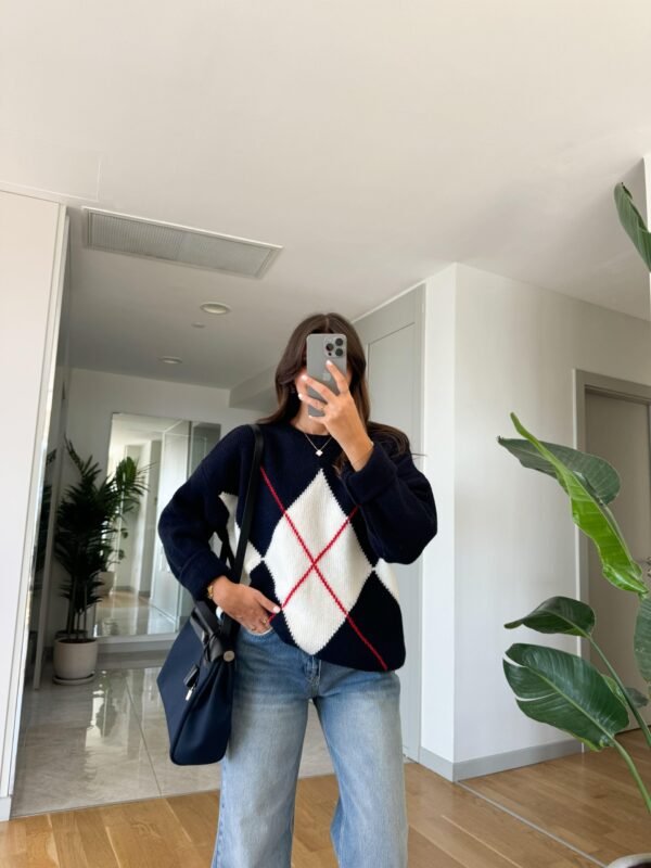 Baklava-Pattern Knit pullover