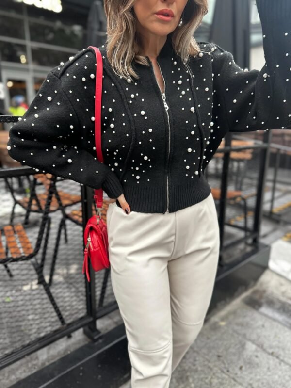 Zip-Up Pearl sweatshirt