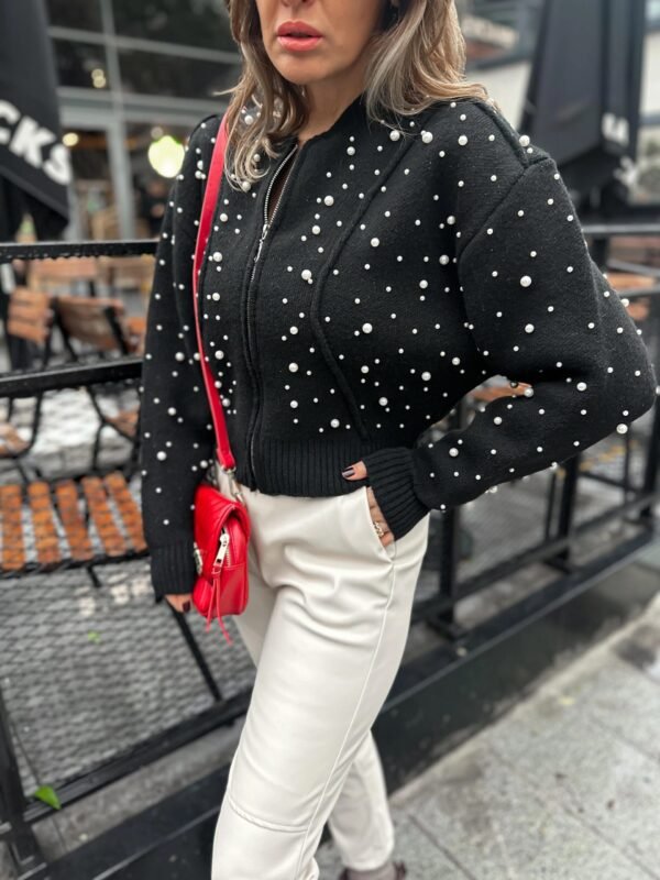 Zip-Up Pearl sweatshirt