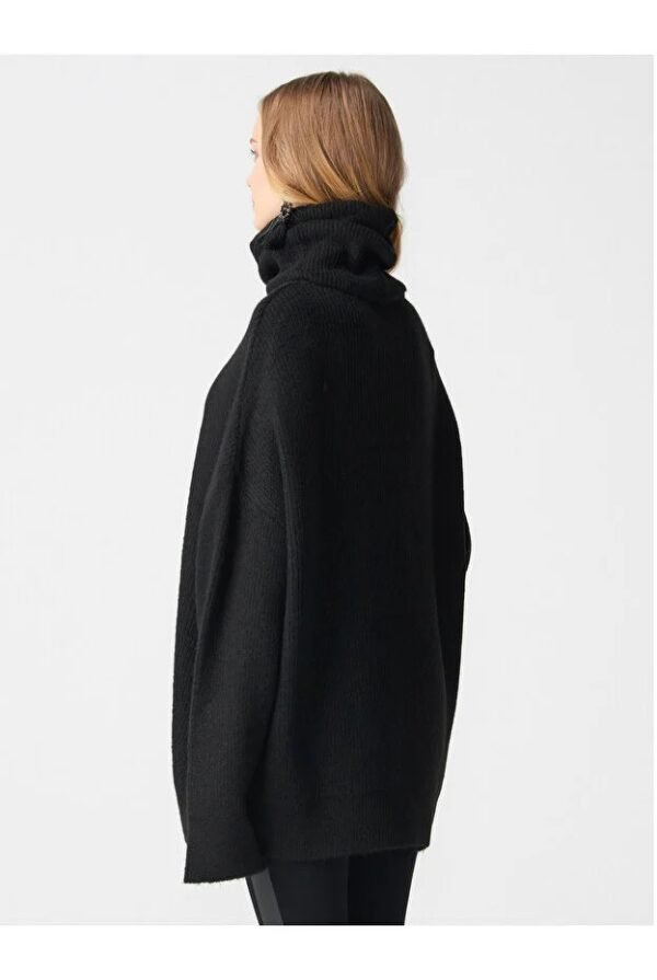 Women's Black Turtleneck PULLOVER