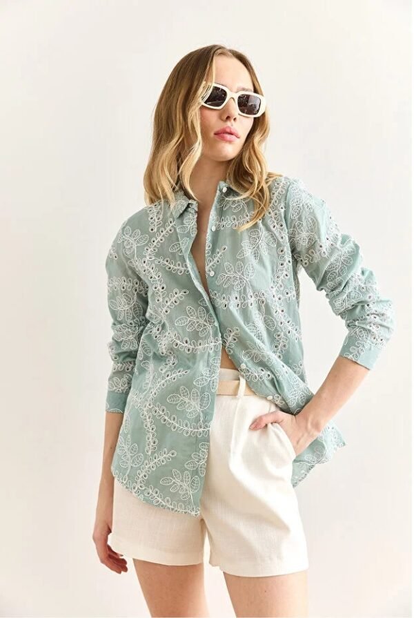 Elegant Green Geometric Detailed Fisto Blouse