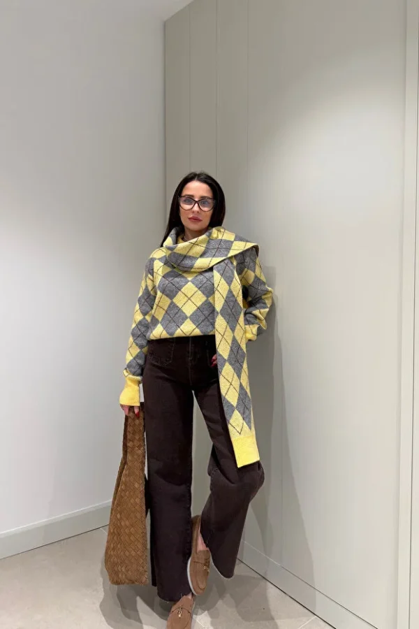 Premium Weft Yellow Pullover