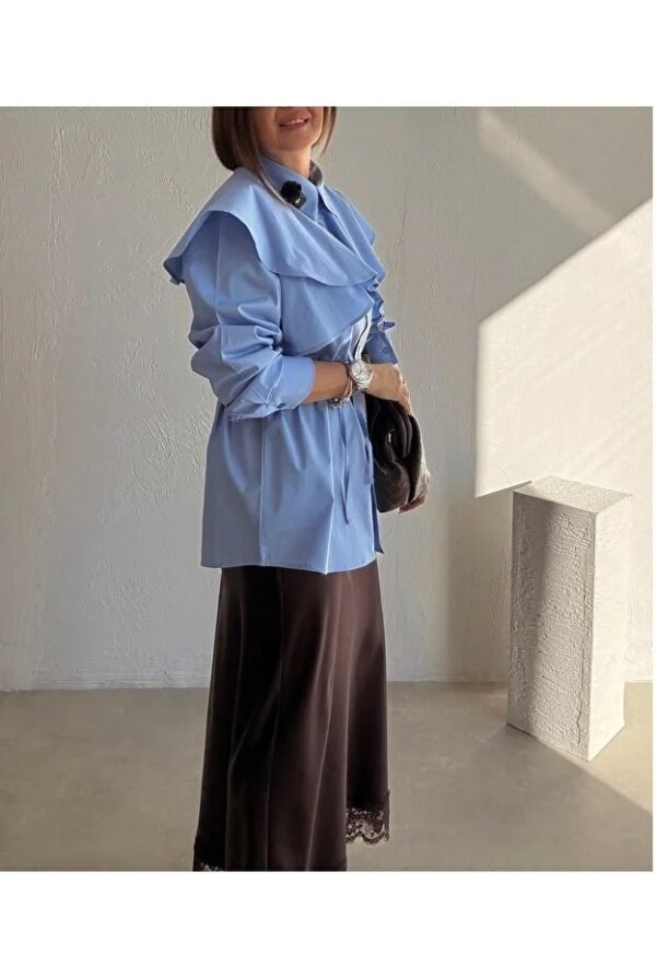 The Blue Lace Curved Retro blouse