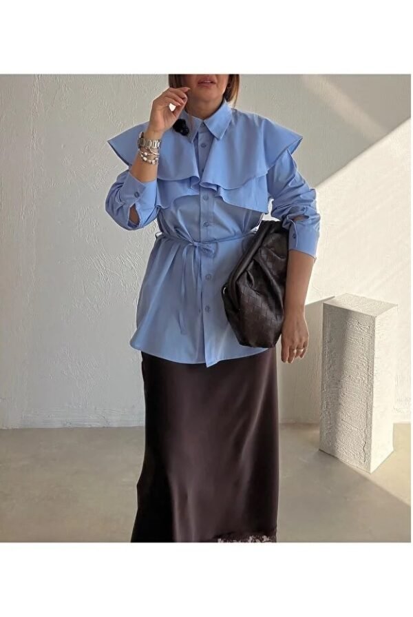 The Blue Lace Curved Retro blouse