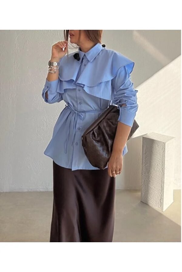 The Blue Lace Curved Retro blouse