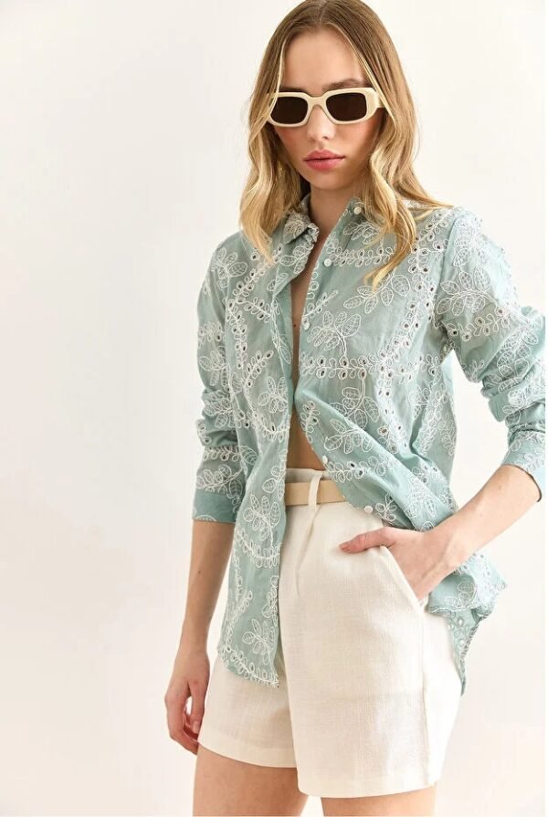Elegant Green Geometric Detailed Fisto Blouse