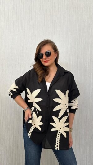 WOMEN'S BLACK OVERSIZED BLOUSE