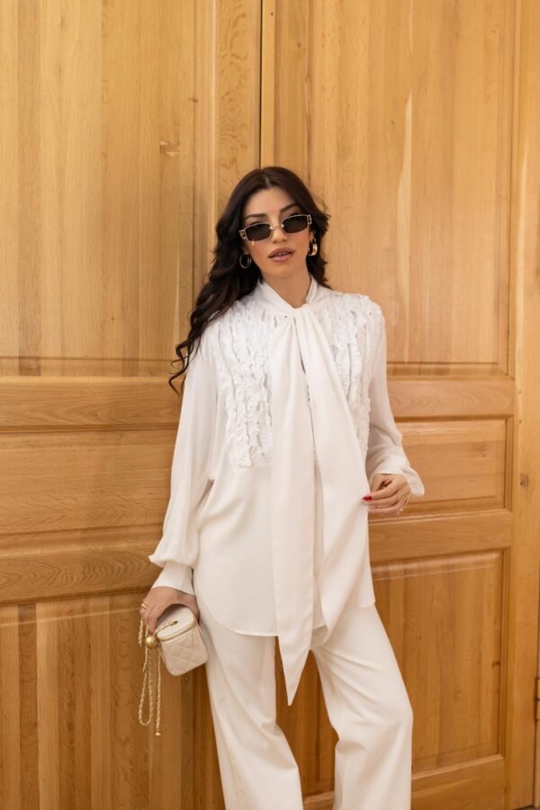 ELEGANT WHITE BLOUSE