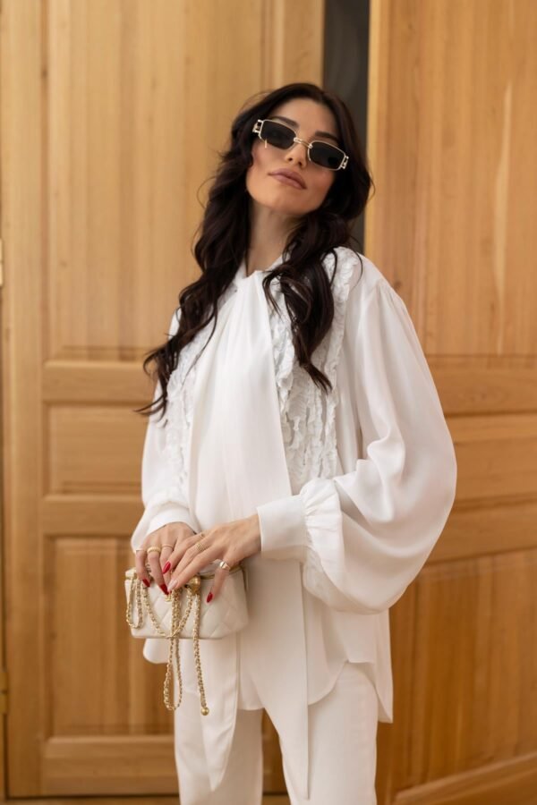 ELEGANT WHITE BLOUSE