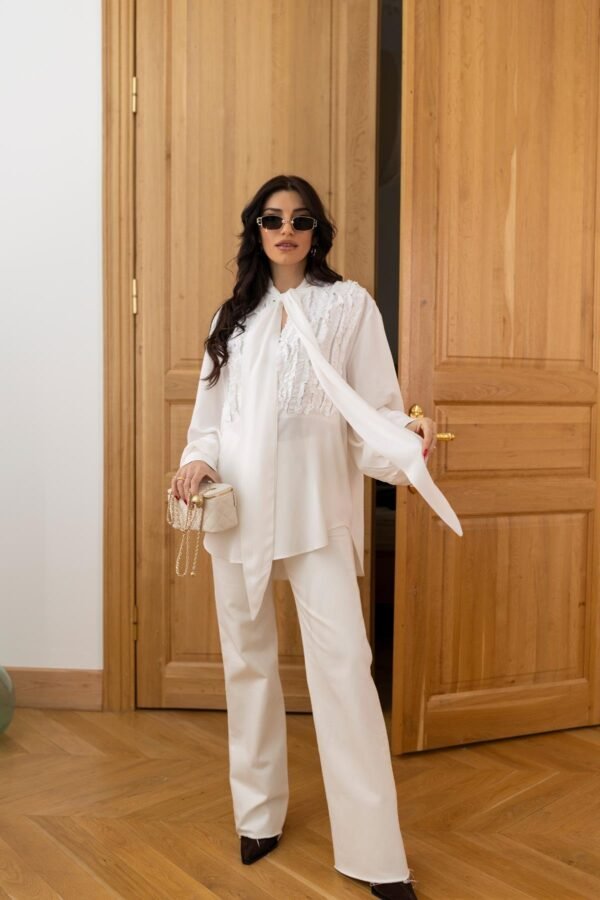 ELEGANT WHITE BLOUSE