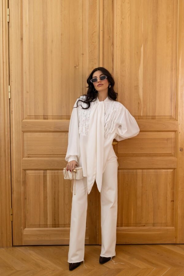 ELEGANT WHITE BLOUSE