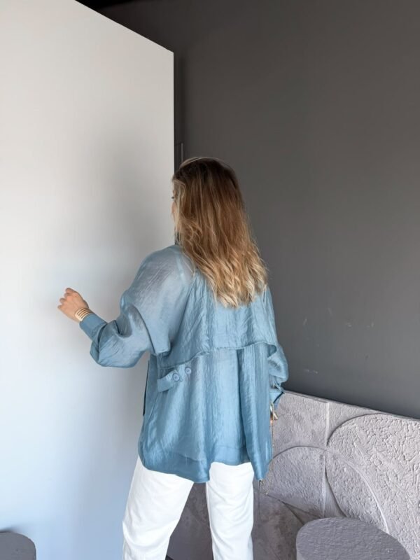 CASUAL LOOSE FIT SHIRT