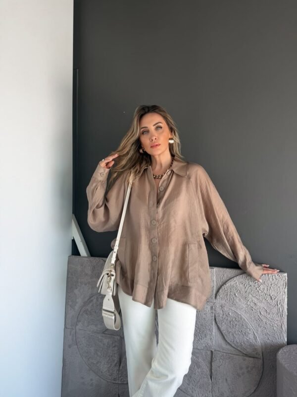 BIG BUTTON OVERSIZED SHIRT